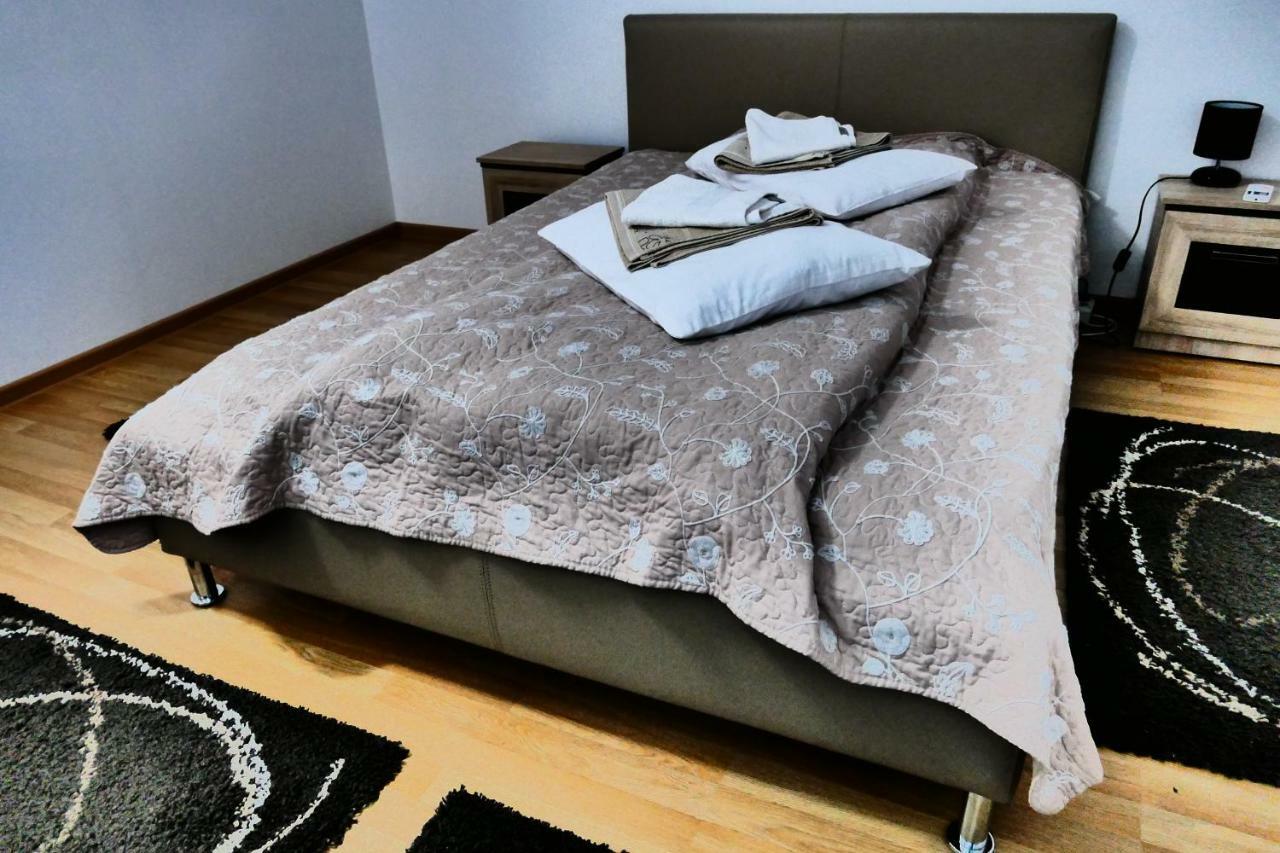 Pensiunea Roua Florilor Hotel Анина Екстериор снимка