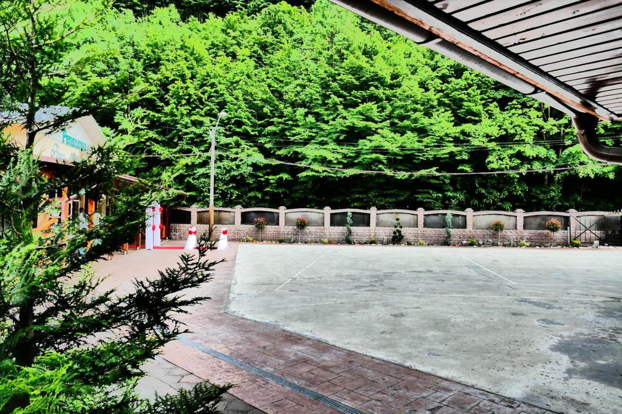 Pensiunea Roua Florilor Hotel Анина Екстериор снимка