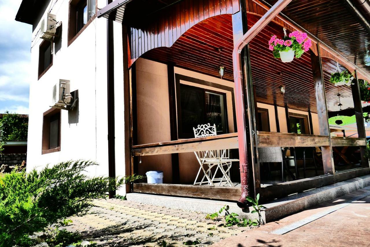 Pensiunea Roua Florilor Hotel Анина Екстериор снимка