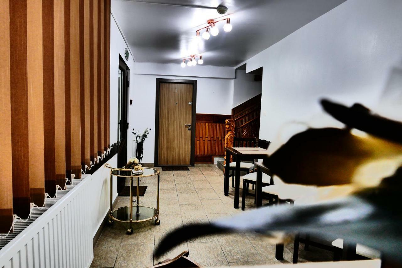 Pensiunea Roua Florilor Hotel Анина Екстериор снимка